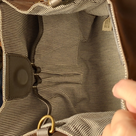 Old Trend Daisy Tote in Grey - Picture 10 of 14